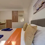 Contemporary Steps Away From Spinola Bay Διαμέρισμα *