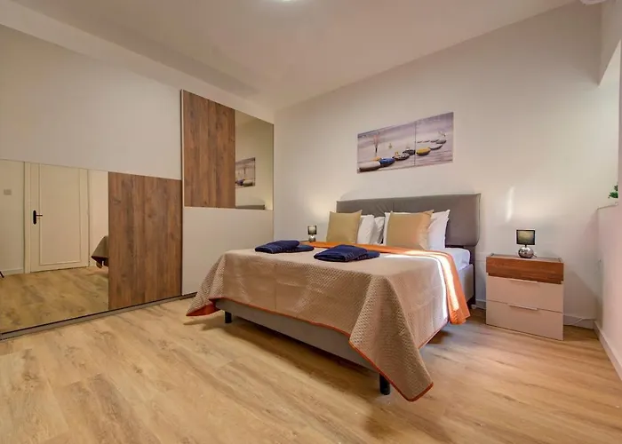 Contemporary Steps Away From Spinola Bay 아파트 Saint Julian's