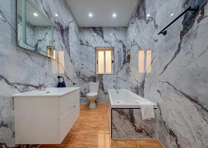 Contemporary Steps Away From Spinola Bay 아파트 Saint Julian's