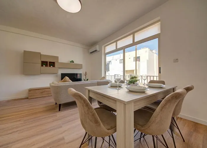 Contemporary Steps Away From Spinola Bay 아파트 Saint Julian's