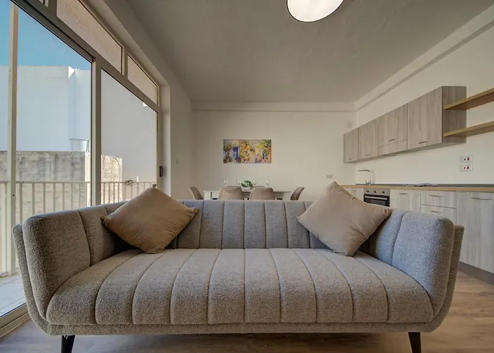 Contemporary Steps Away From Spinola Bay 아파트 *