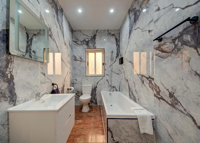 아파트 Contemporary Steps Away From Spinola Bay Saint Julian's