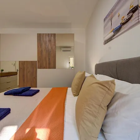 Contemporary Steps Away From Spinola Bay Appartement *