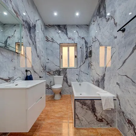 Contemporary Steps Away From Spinola Bay Appartement San Ġiljan